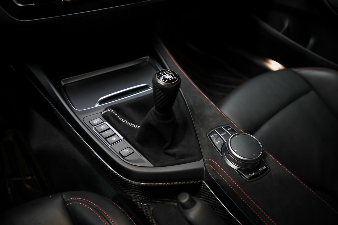 2020 BMW M2 CS 444HP MANUAL GOLDRIM CARBONROOF CUSTOMEXHAUST Photo