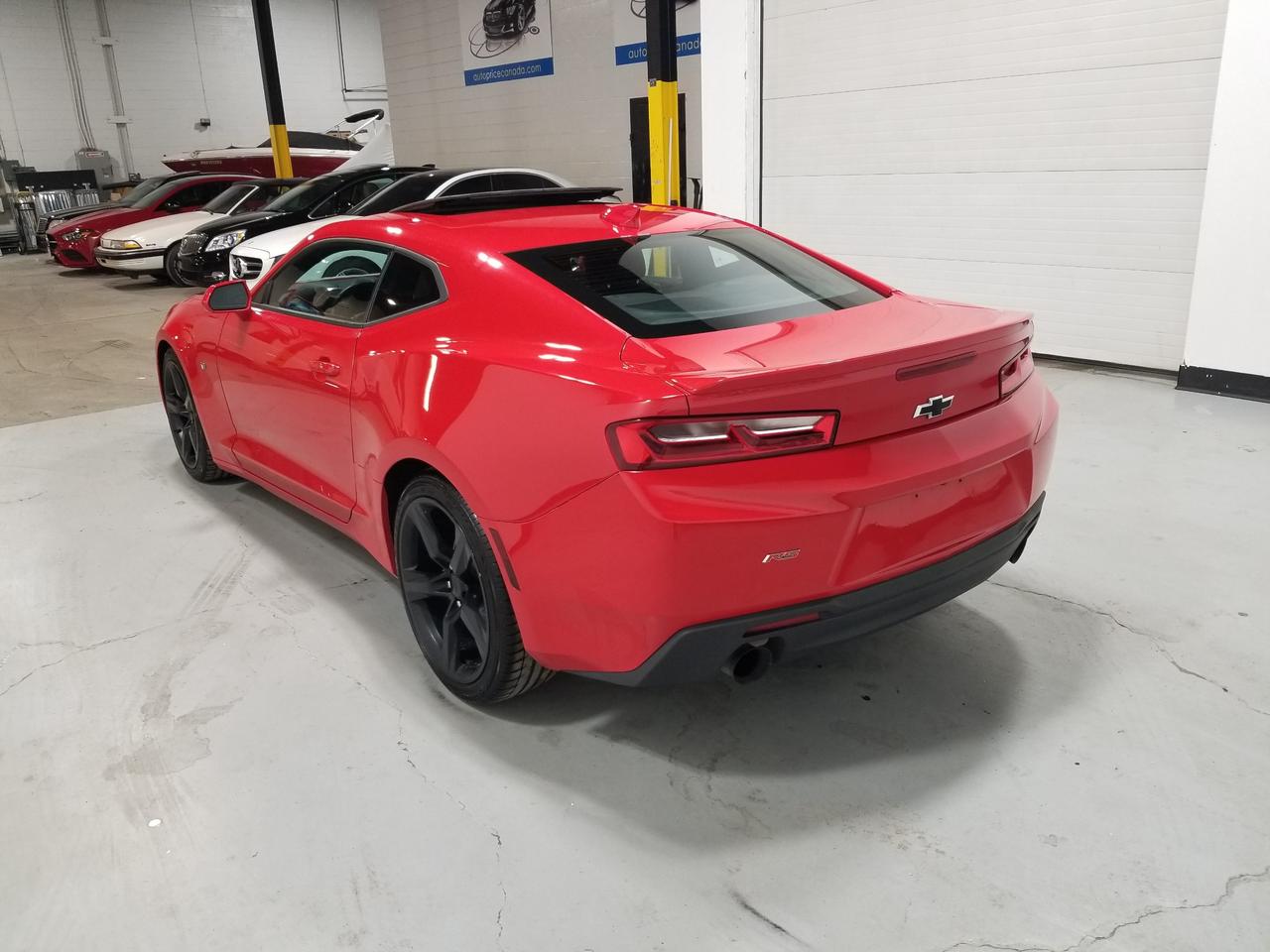 2018 Chevrolet Camaro 1LT 2dr Coupe Photo4