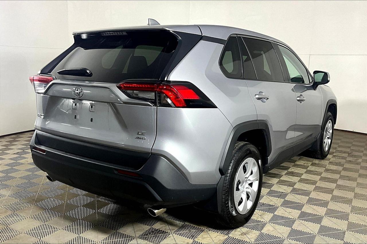 2024 Toyota RAV4 LE AWD Photo