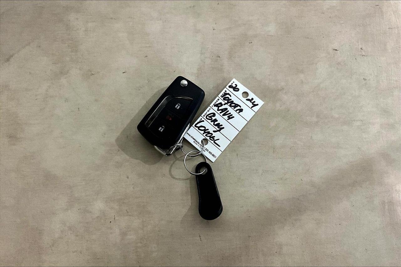 2024 Toyota RAV4 LE AWD Photo