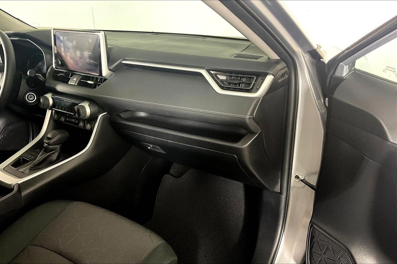 2024 Toyota RAV4 LE AWD Photo