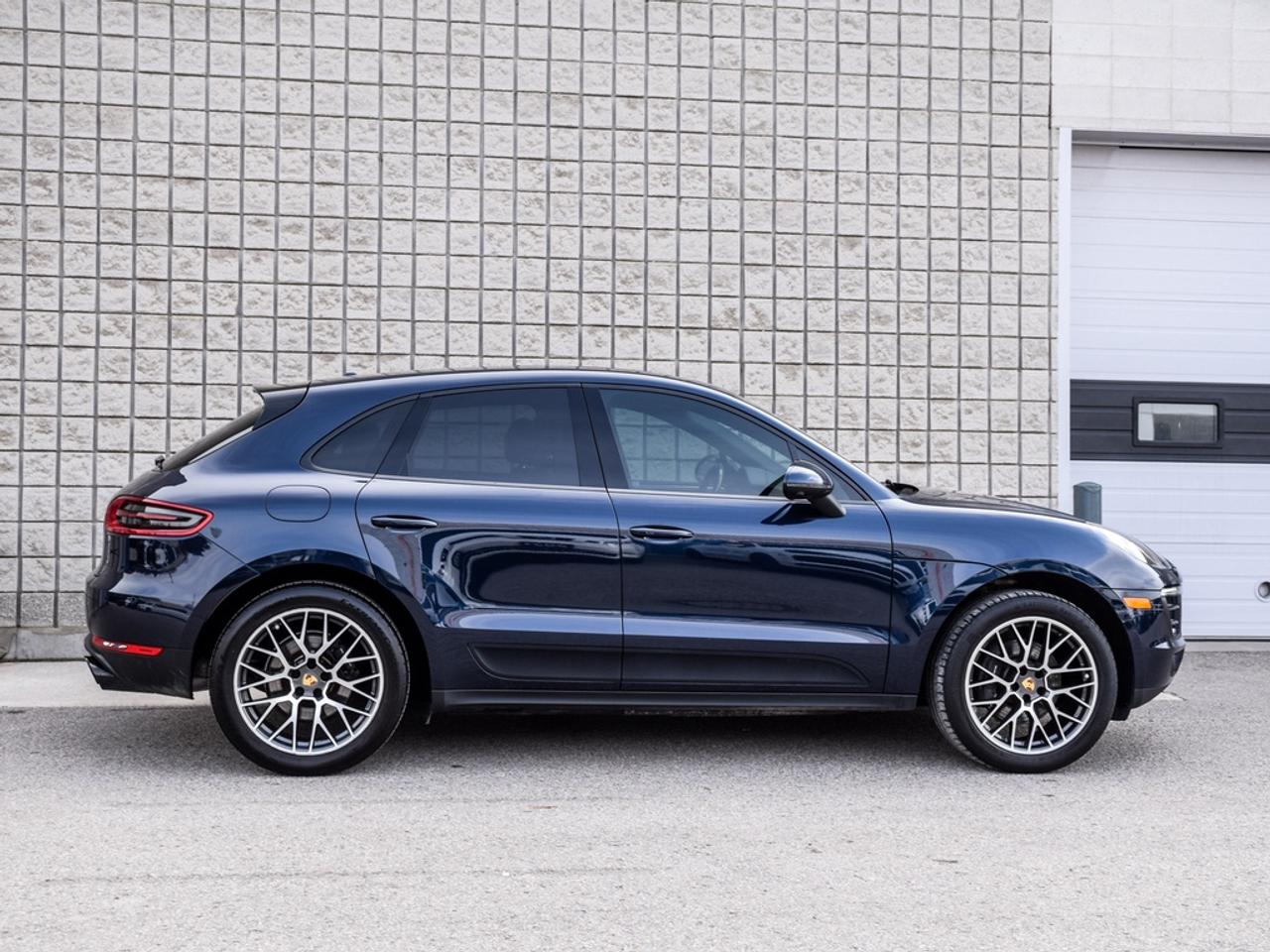 2018 Porsche Macan  Photo2