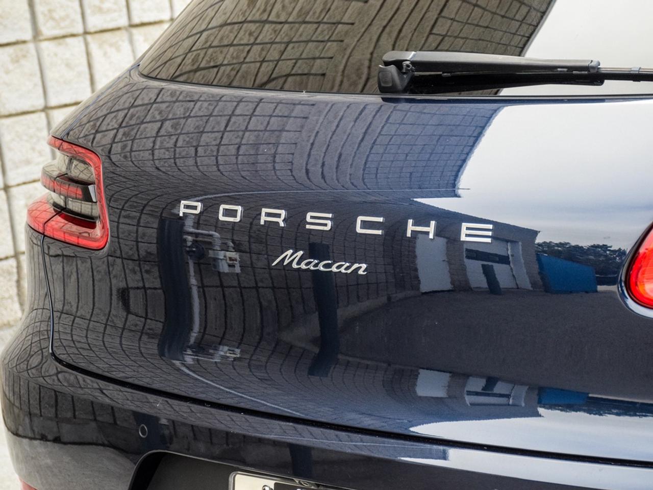 2018 Porsche Macan  Photo
