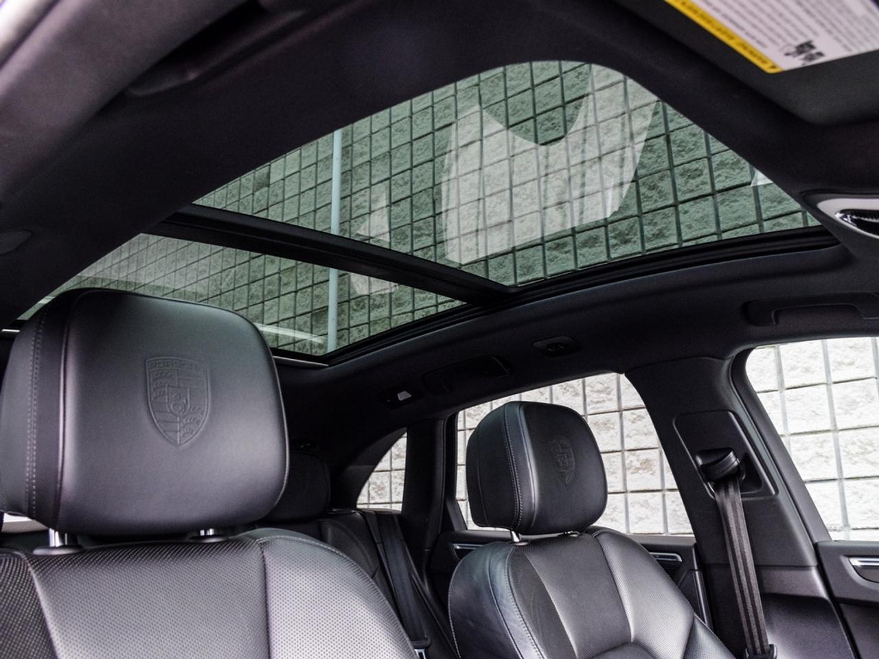 2018 Porsche Macan  Photo