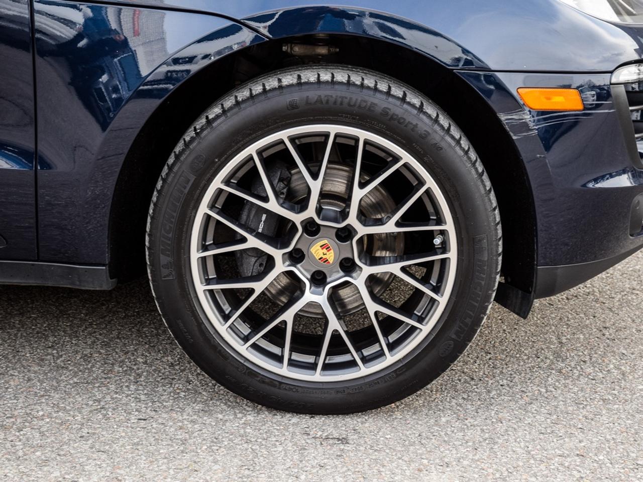 2018 Porsche Macan  Photo