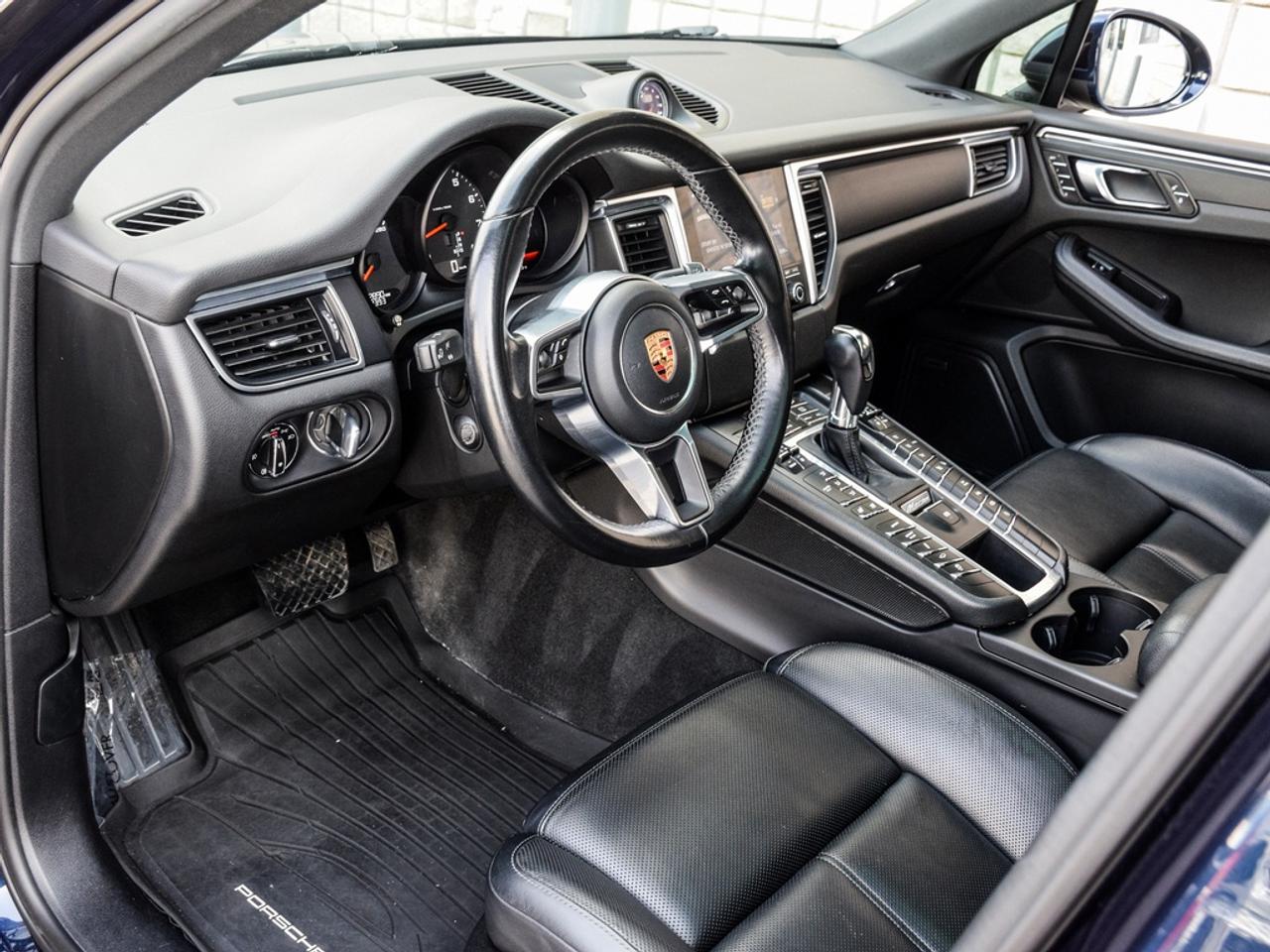 2018 Porsche Macan  Photo