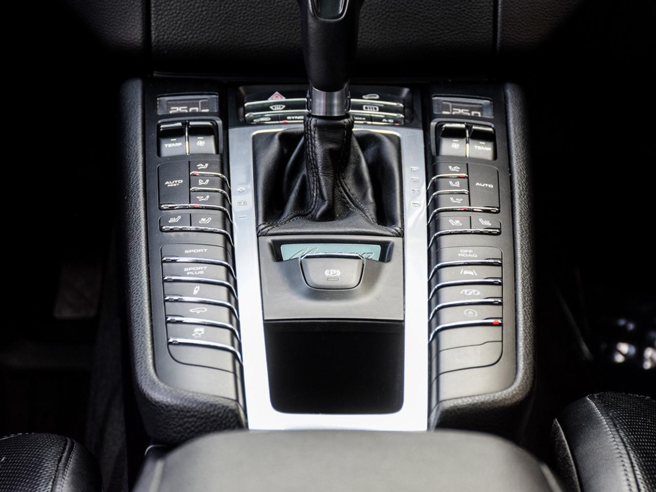 2018 Porsche Macan  Photo