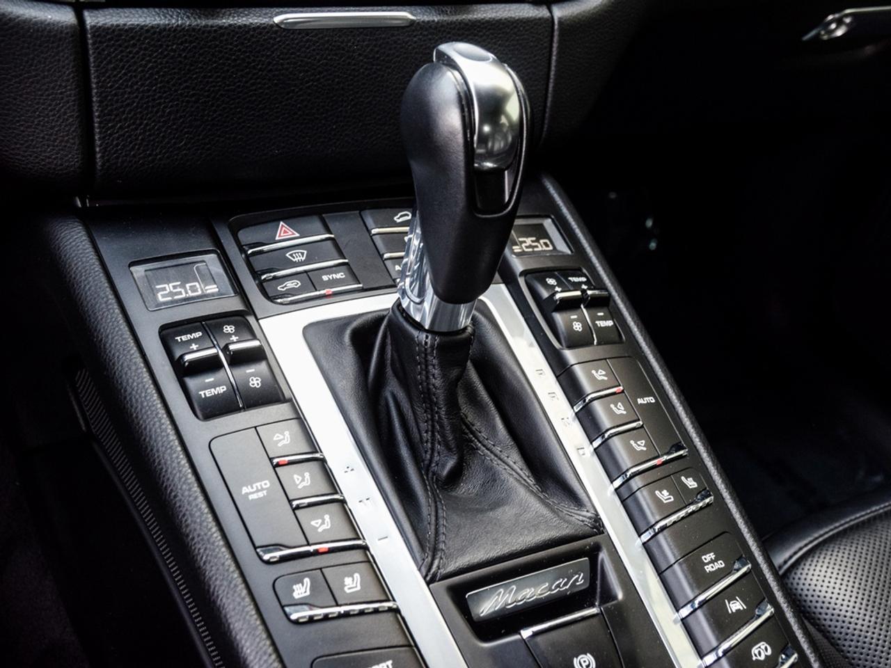 2018 Porsche Macan  Photo