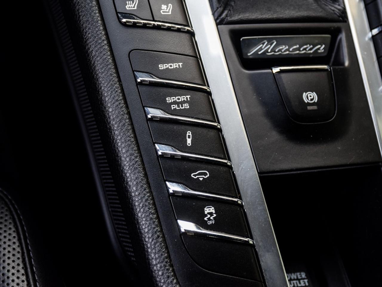 2018 Porsche Macan  Photo