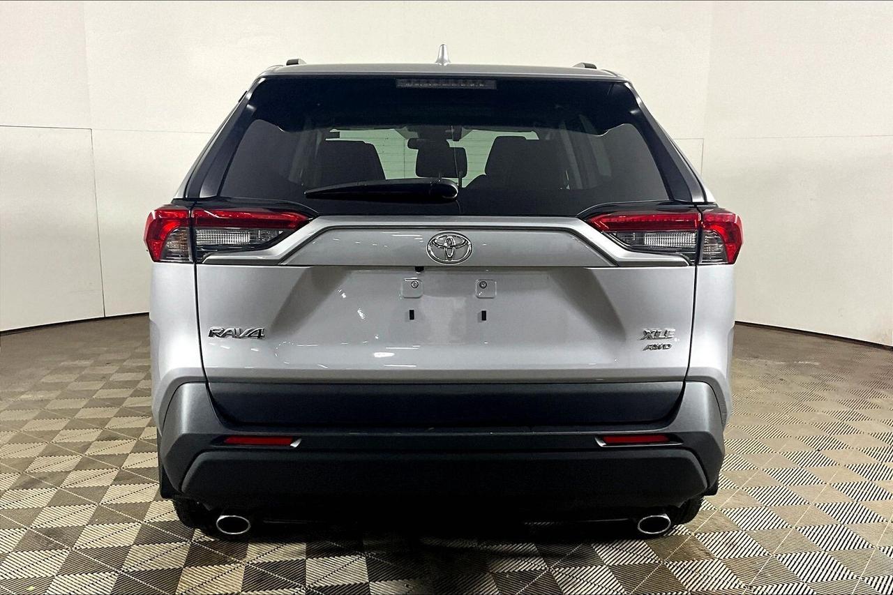 2023 Toyota RAV4 XLE AWD Photo