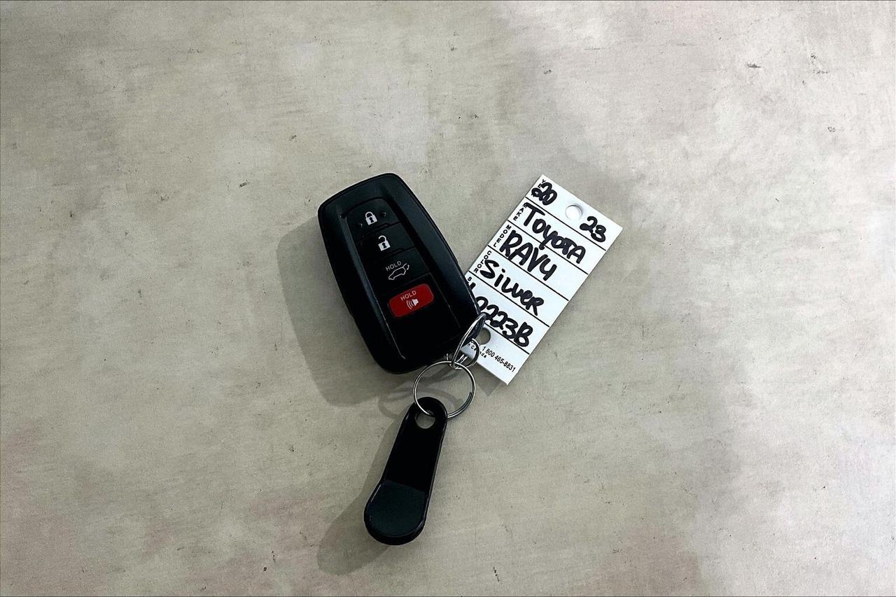 2023 Toyota RAV4 XLE AWD Photo