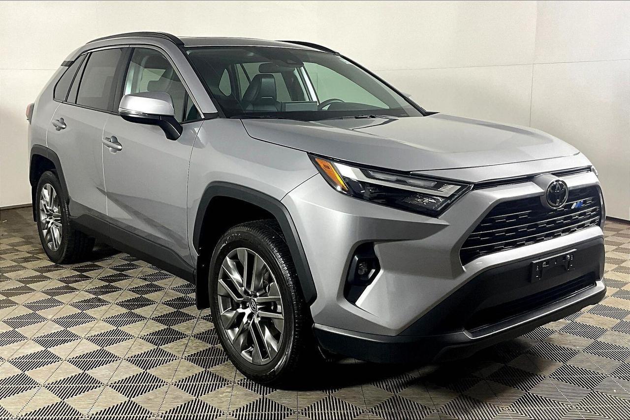 2023 Toyota RAV4 XLE AWD Photo