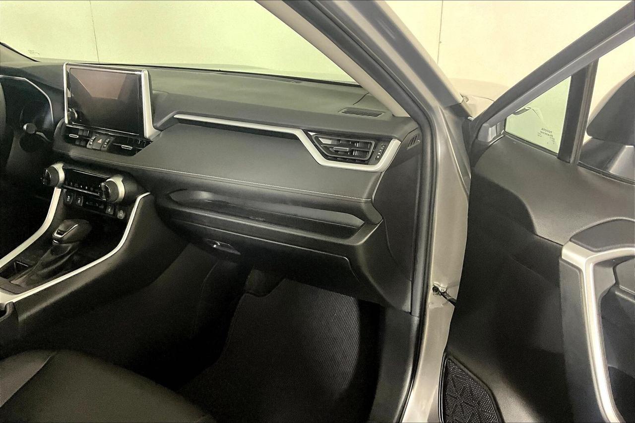 2023 Toyota RAV4 XLE AWD Photo