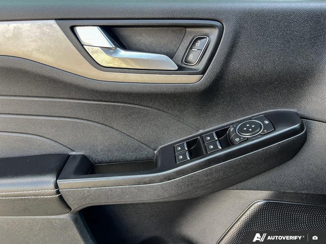 2022 Ford Escape SEL Hybrid   NAV   LEATHER   SUNROOF Photo