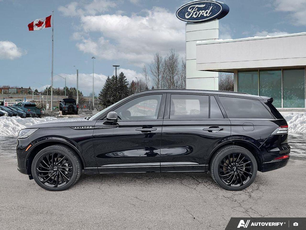 2025 Lincoln Aviator Reserve   HTD STEER WHEEL   HTD FRNT SEATS Photo3