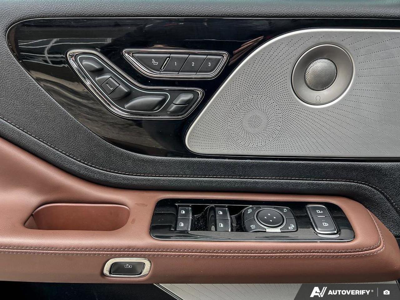 2025 Lincoln Aviator Reserve   HTD STEER WHEEL   HTD FRNT SEATS Photo