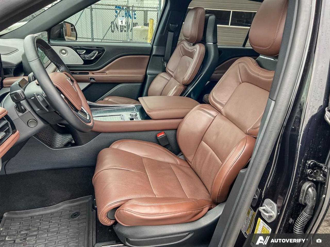 2025 Lincoln Aviator Reserve   HTD STEER WHEEL   HTD FRNT SEATS Photo