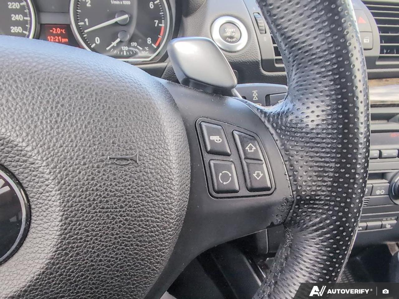 2009 BMW 135 i 2dr Rear-Wheel Drive Cabriolet Photo