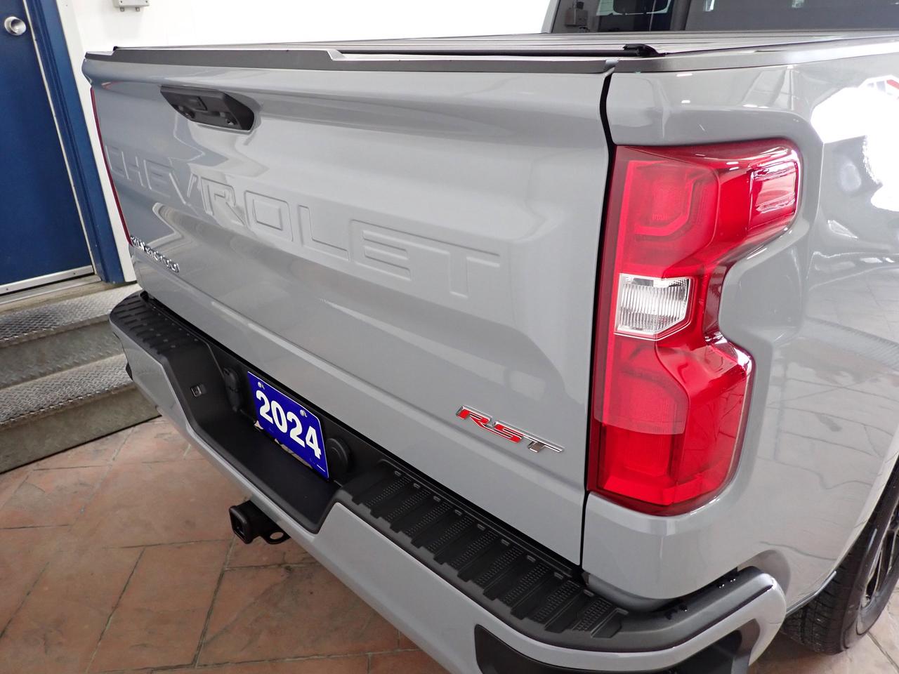 2024 Chevrolet Silverado 1500 RST 4WD CREW CAB 6 PASS 5'8 BOX Photo2