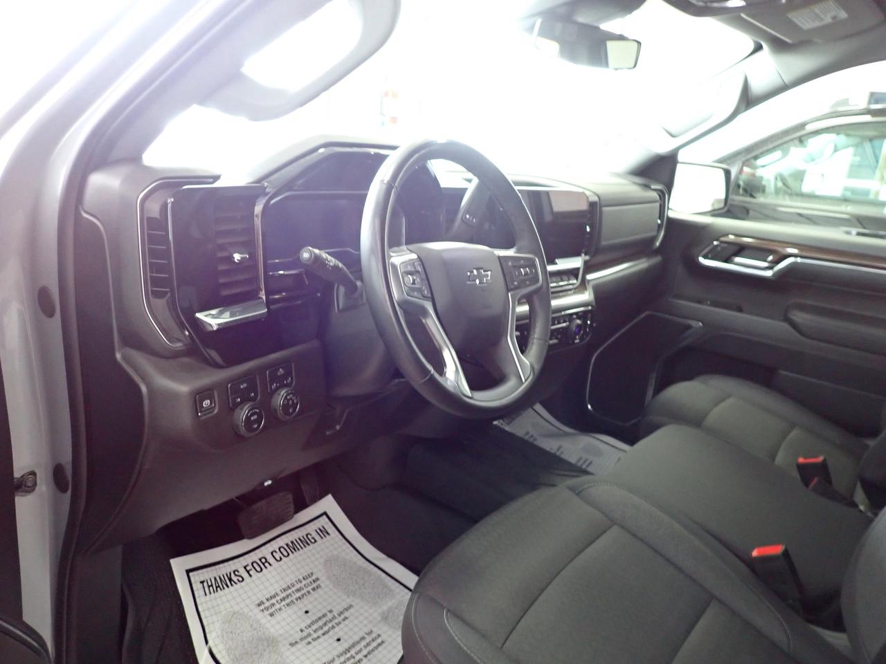 2024 Chevrolet Silverado 1500 RST 4WD CREW CAB 6 PASS 5'8 BOX Photo