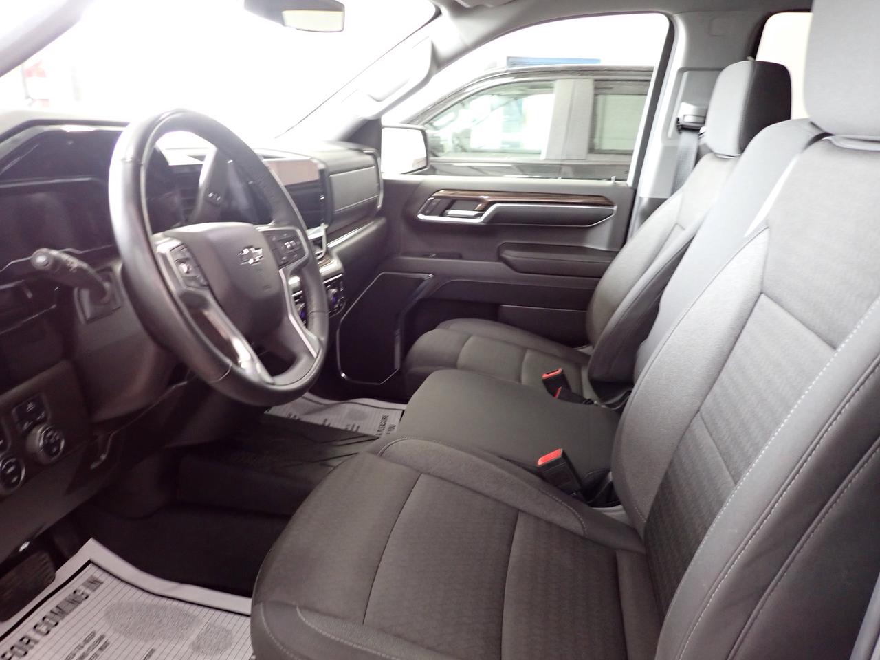2024 Chevrolet Silverado 1500 RST 4WD CREW CAB 6 PASS 5'8 BOX Photo