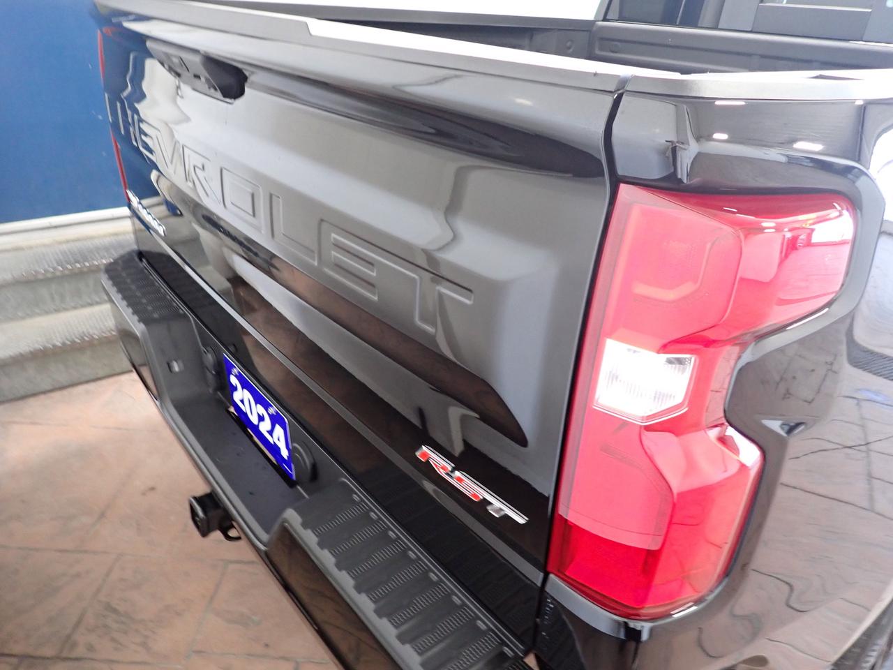 2024 Chevrolet Silverado 1500 RST 4WD CREW CAB ATS BUCKET SEATS 20' WHEELS 5'8 BOX Photo2