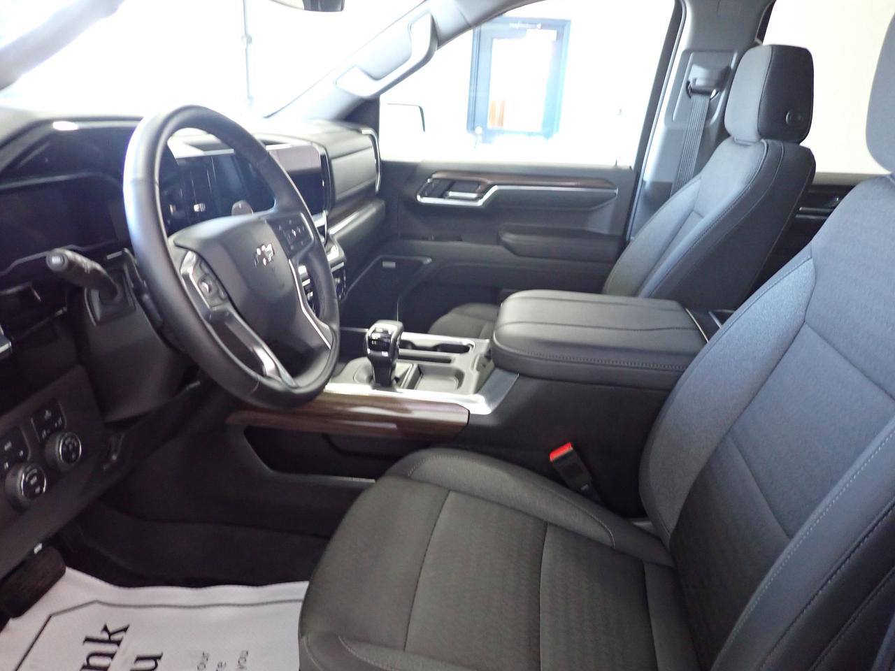 2024 Chevrolet Silverado 1500 RST 4WD CREW CAB ATS BUCKET SEATS 20' WHEELS 5'8 BOX Photo