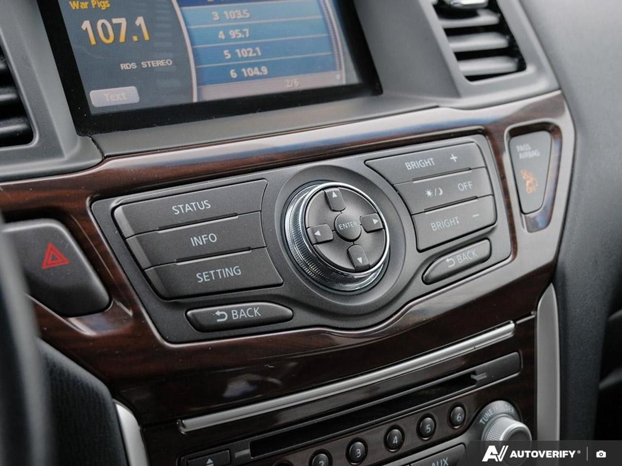 2015 Nissan Pathfinder 4WD 4DR SL Photo