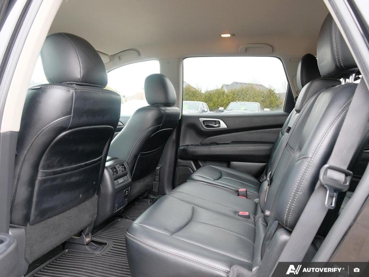 2015 Nissan Pathfinder 4WD 4DR SL Photo