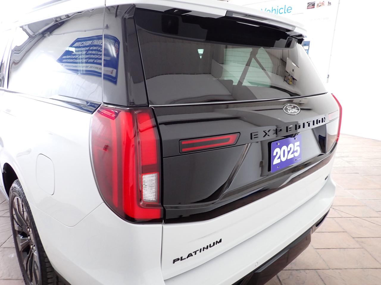 2025 Ford Expedition Platinum Max 4WD LEATHER NAVI SUNROOF BUCKETS 4WD Photo