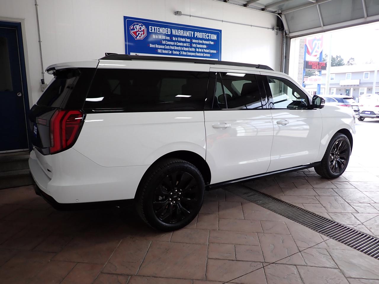 2025 Ford Expedition Platinum Max 4WD LEATHER NAVI SUNROOF BUCKETS 4WD Photo