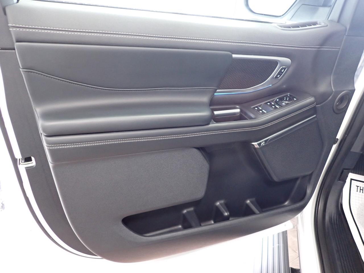 2025 Ford Expedition Platinum Max 4WD LEATHER NAVI SUNROOF BUCKETS 4WD Photo