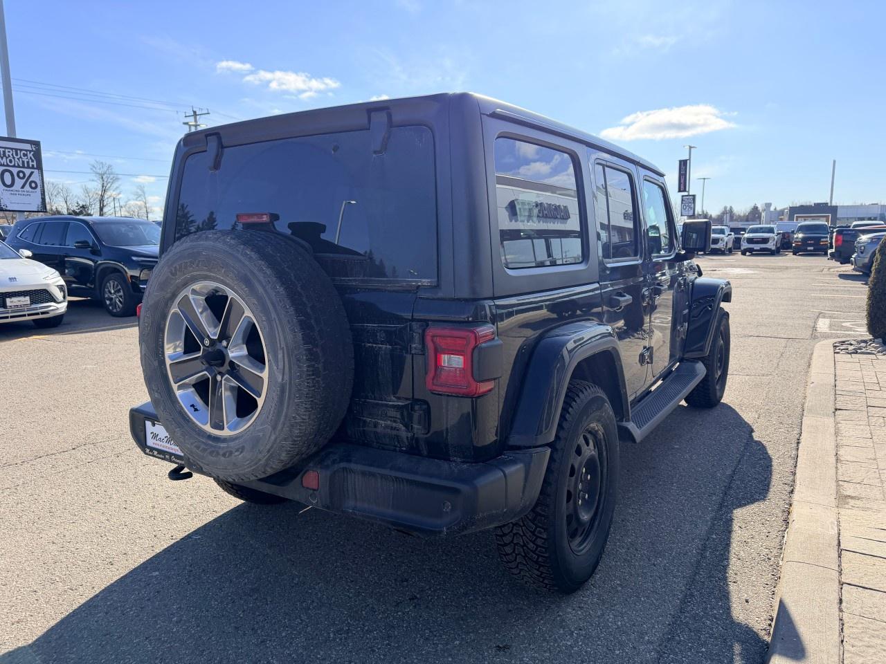 2020 Jeep WRANGLER UNLIMITED Sahara 4x4 Photo