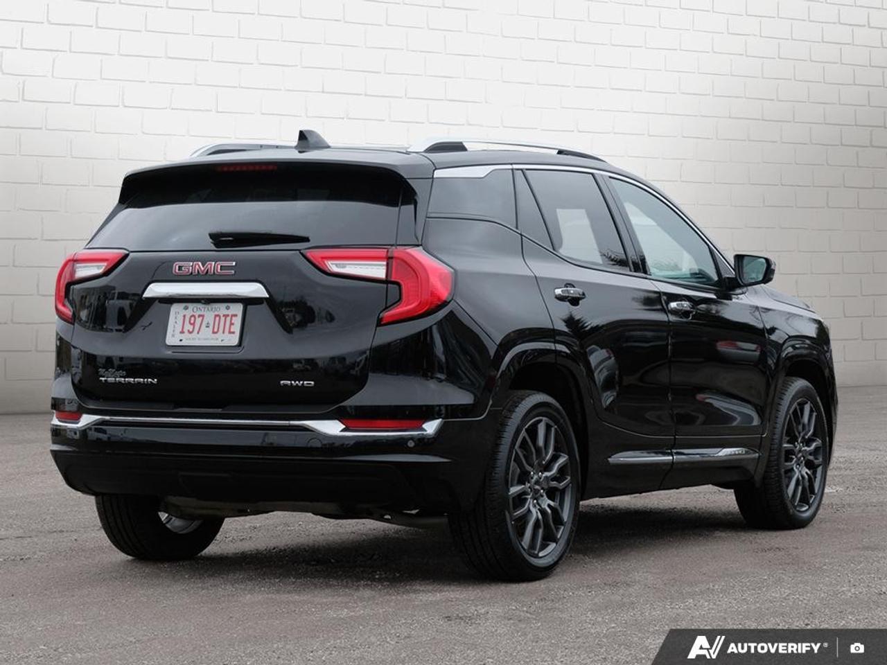 2023 GMC Terrain AWD Denali Photo4