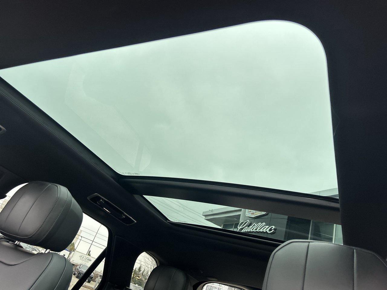 2024 Land Rover Range Rover Sport P400 Dynamic HSE Low KMS 22 Inch Wheels Adaptive C Photo