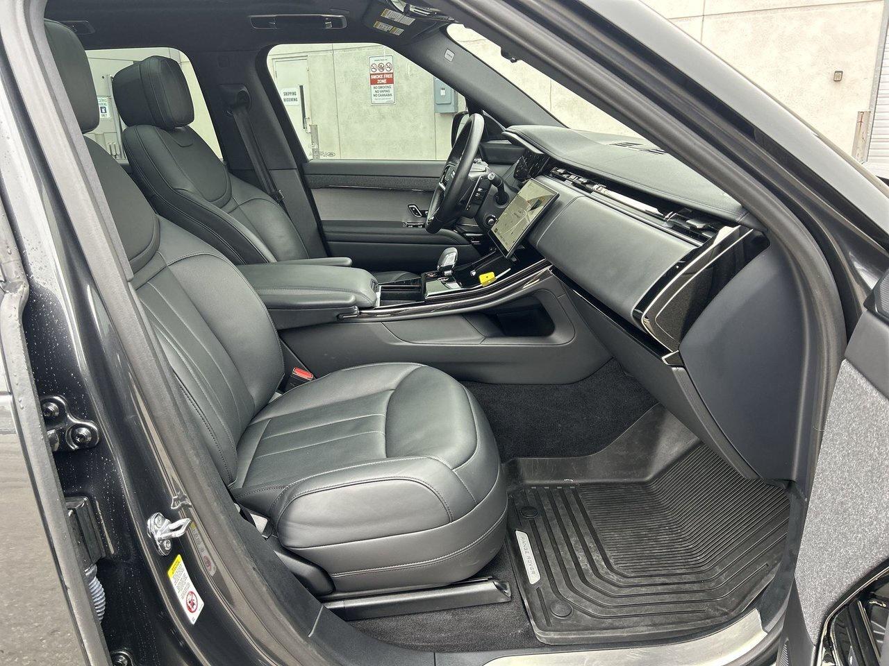 2024 Land Rover Range Rover Sport P400 Dynamic HSE Low KMS 22 Inch Wheels Adaptive C Photo