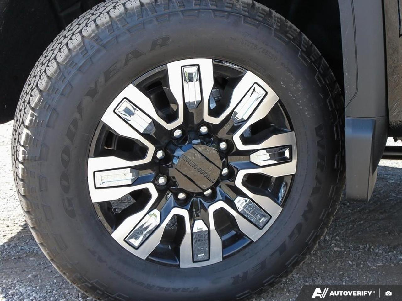 2026 GMC SIERRA 2500HD Crew Cab Standard Box 4-Wheel Drive Denali Photo
