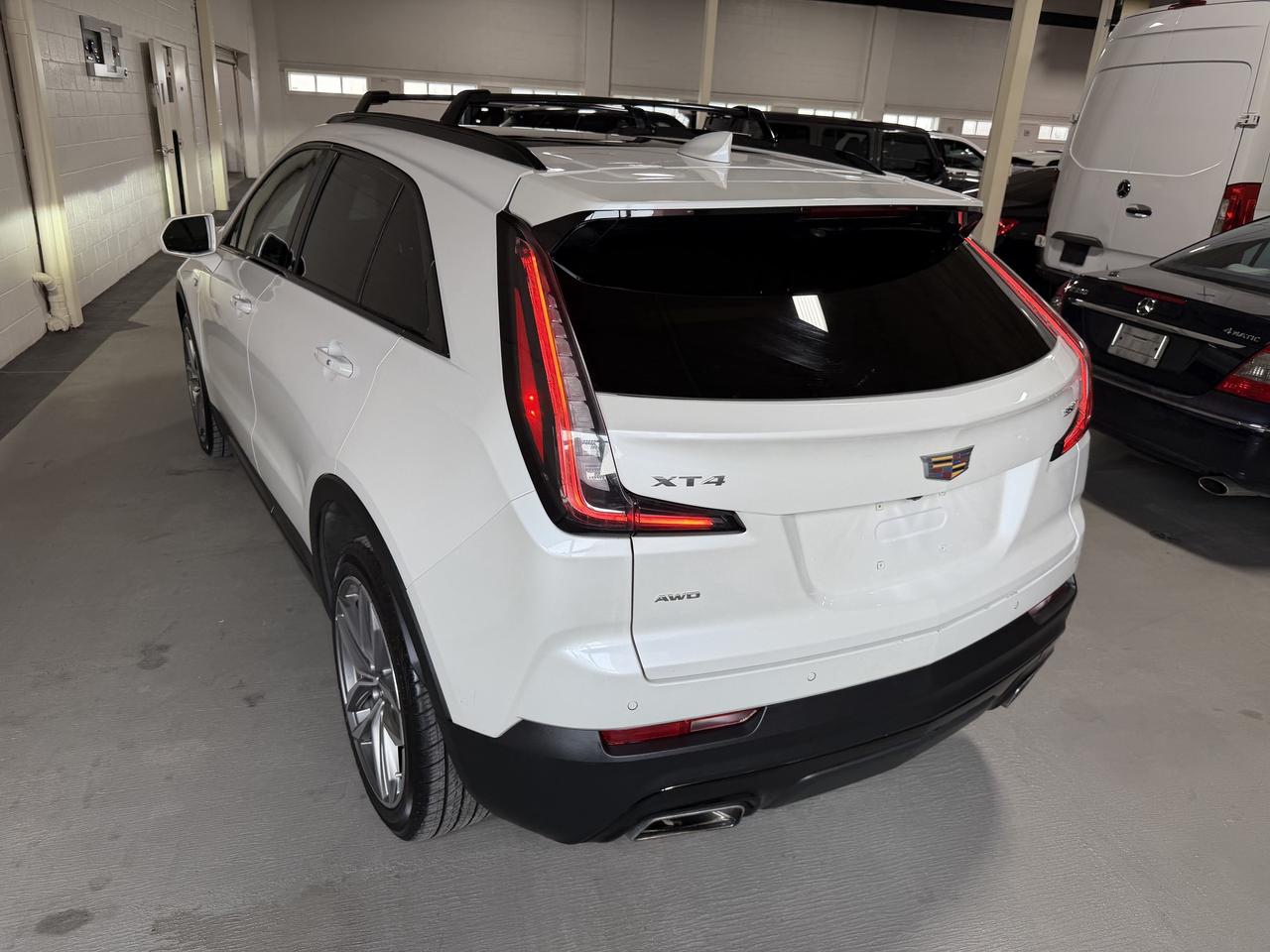 2020 Cadillac XT4 AWD Sport 1 Owner Certified 2 Sets of wheels Photo4