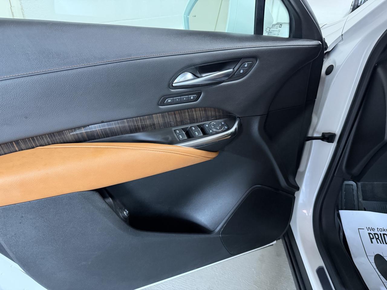 2020 Cadillac XT4 AWD Sport 1 Owner Certified 2 Sets of wheels Photo