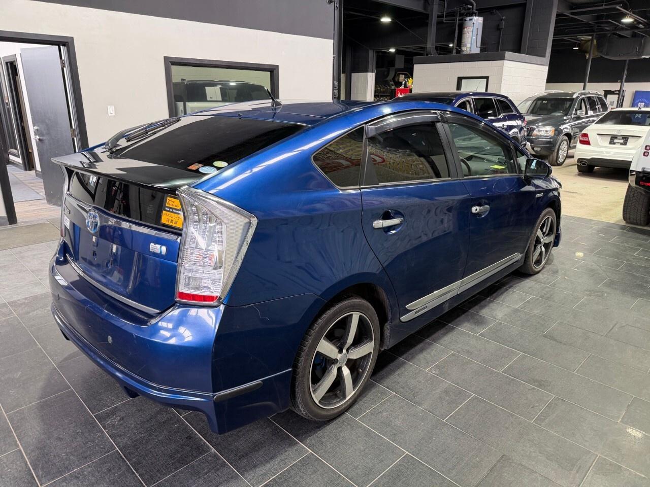 2010 Toyota Prius Plug-In Hybrid XSE ? 2010 Toyota Prius hybrid right hand drive Photo4