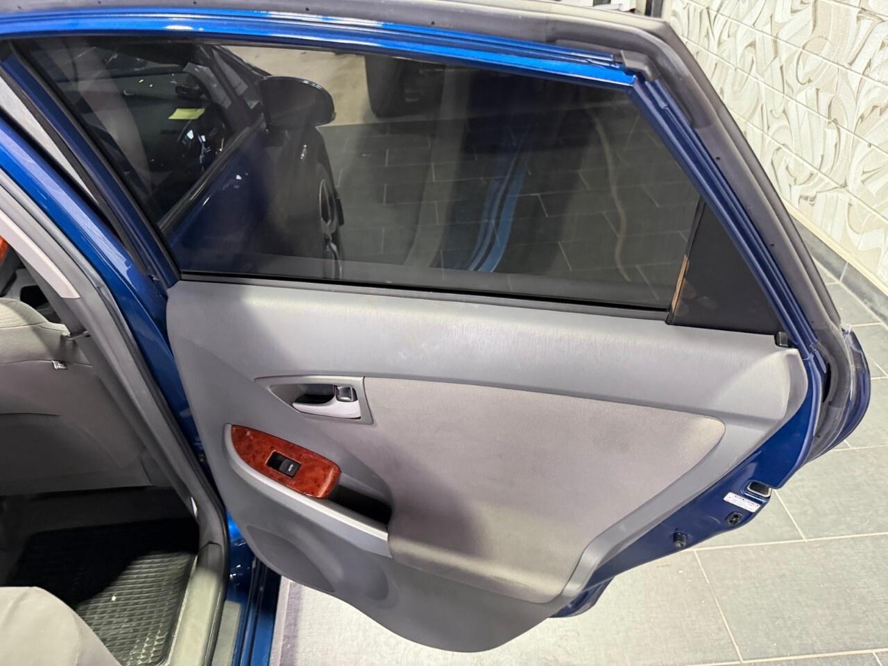 2010 Toyota Prius Plug-In Hybrid XSE ? 2010 Toyota Prius hybrid right hand drive Photo
