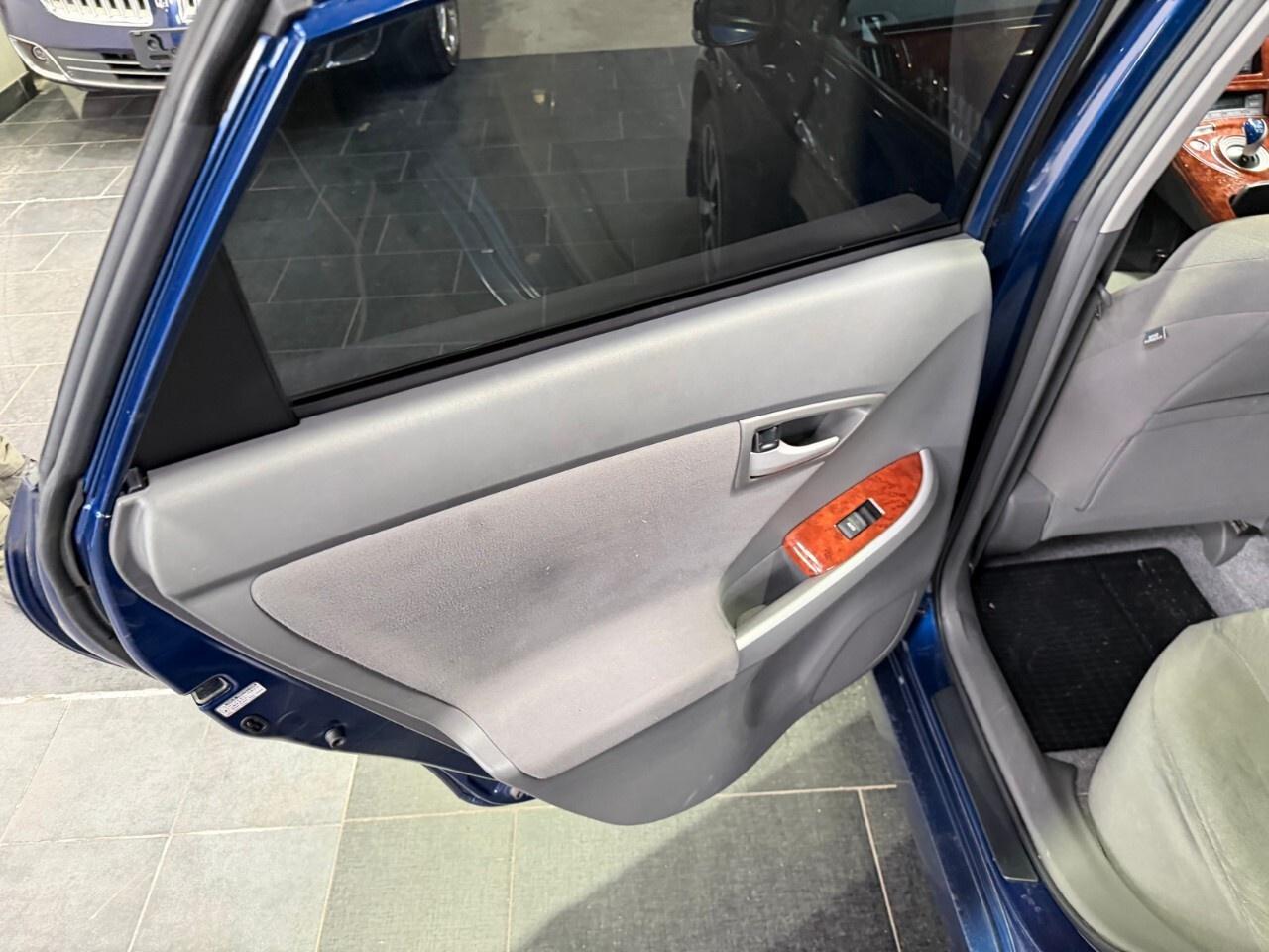 2010 Toyota Prius Plug-In Hybrid XSE ? 2010 Toyota Prius hybrid right hand drive Photo
