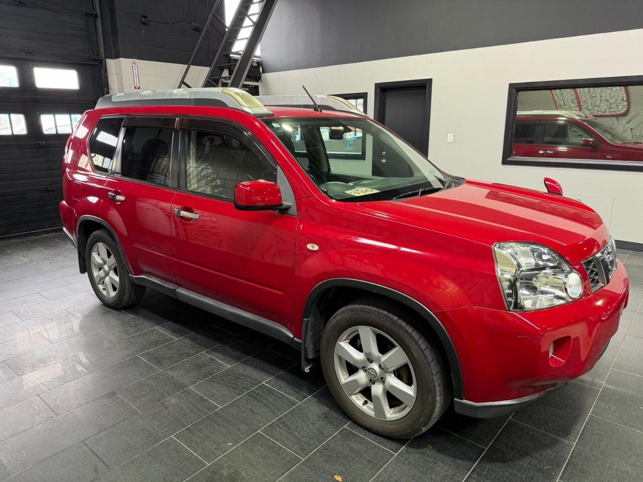 2009 Nissan X-Trail LE 2009 Nissan X Trail, right hand drive Photo
