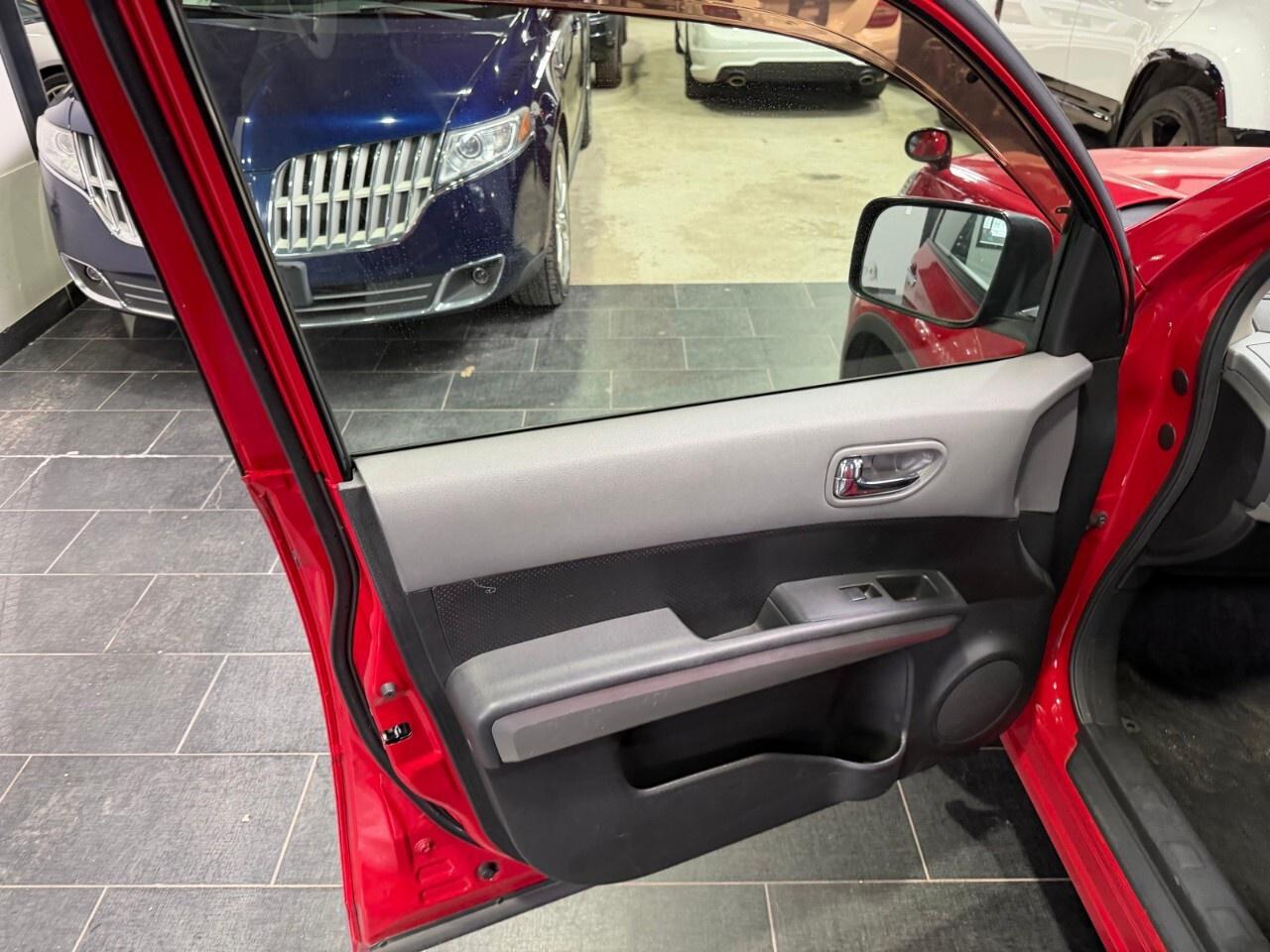 2009 Nissan X-Trail LE 2009 Nissan X Trail, right hand drive Photo