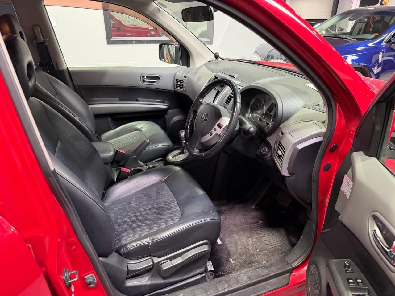 2009 Nissan X-Trail LE 2009 Nissan X Trail, right hand drive Photo