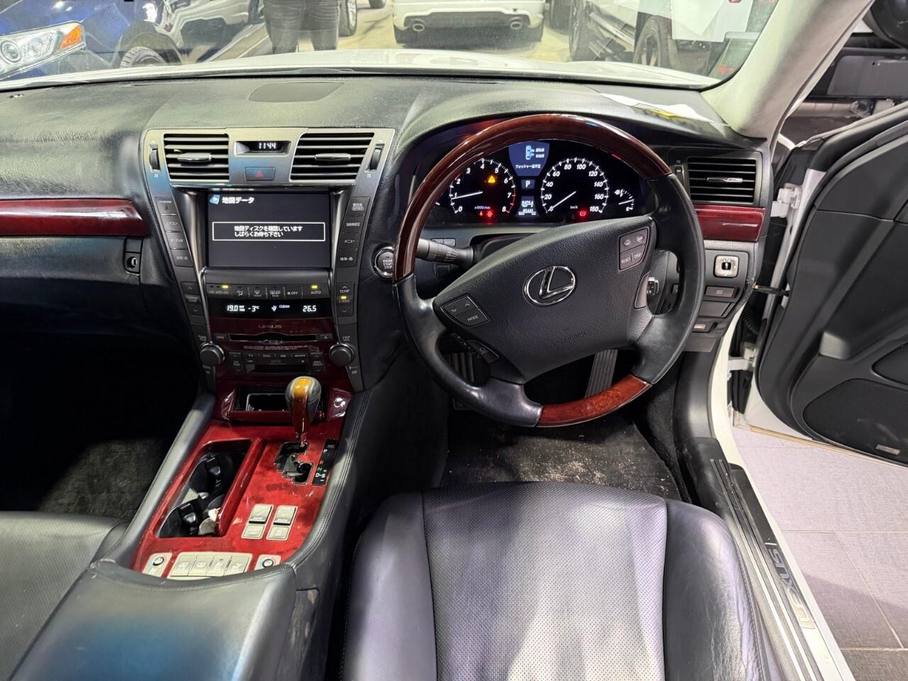 2027 Lexus LS 460 SWB 2007 Lexus LS 460 Right Hand Dr. Photo