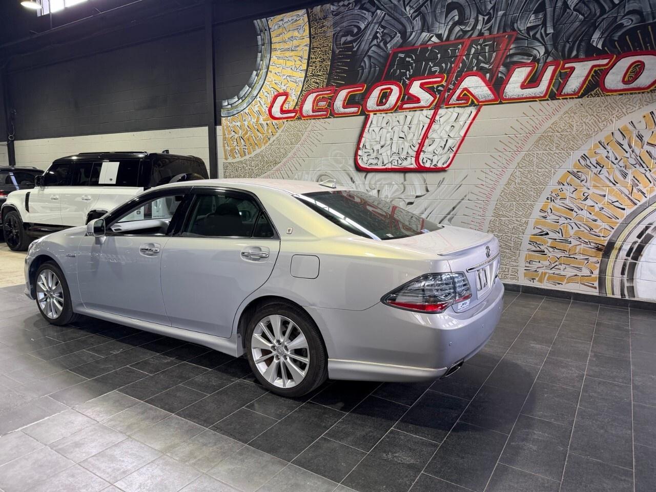 2010 Toyota Crown Limited 2008 Toyota Crown, V6 hybrid ? Photo