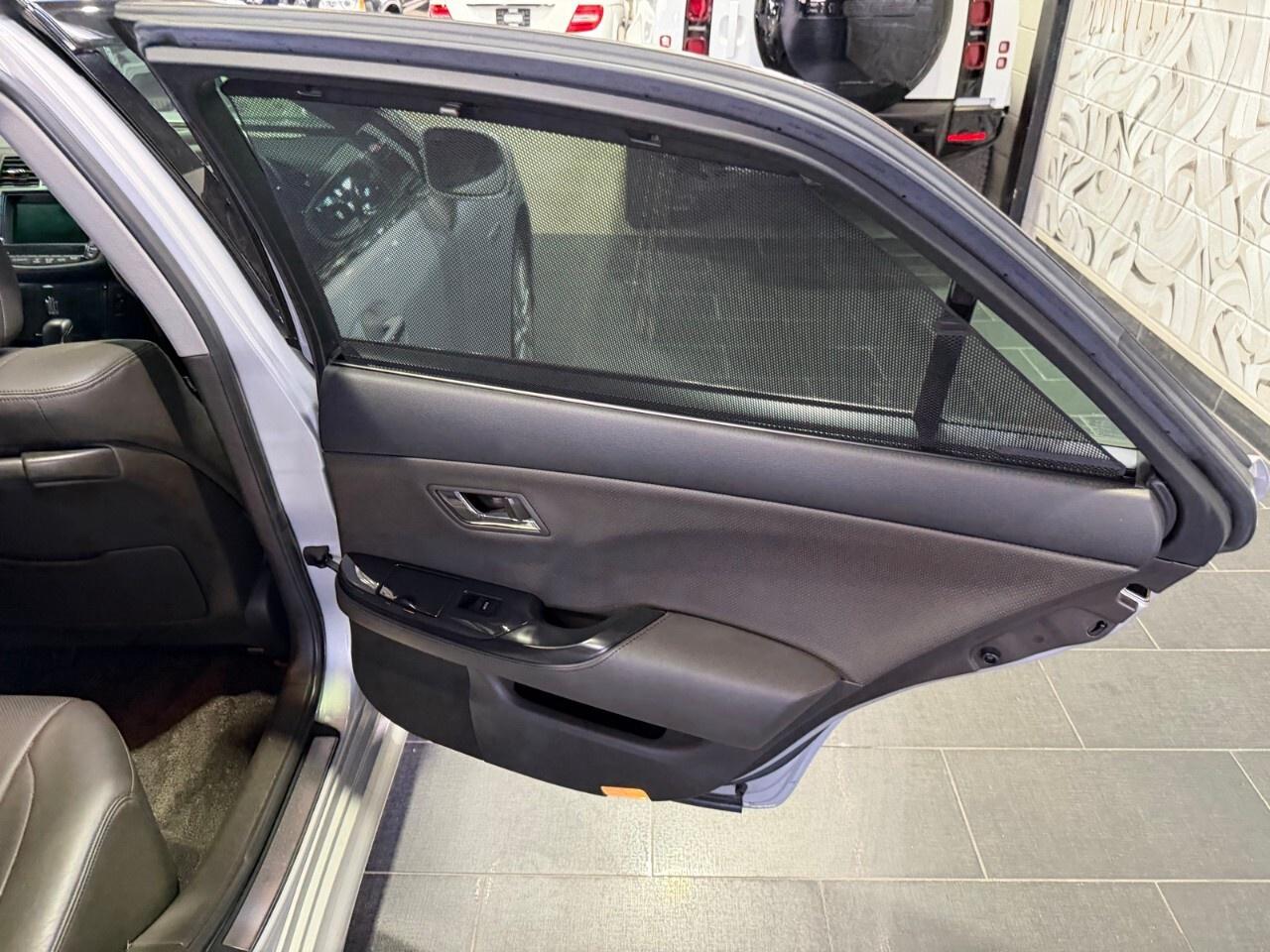 2010 Toyota Crown Limited 2008 Toyota Crown, V6 hybrid ? Photo