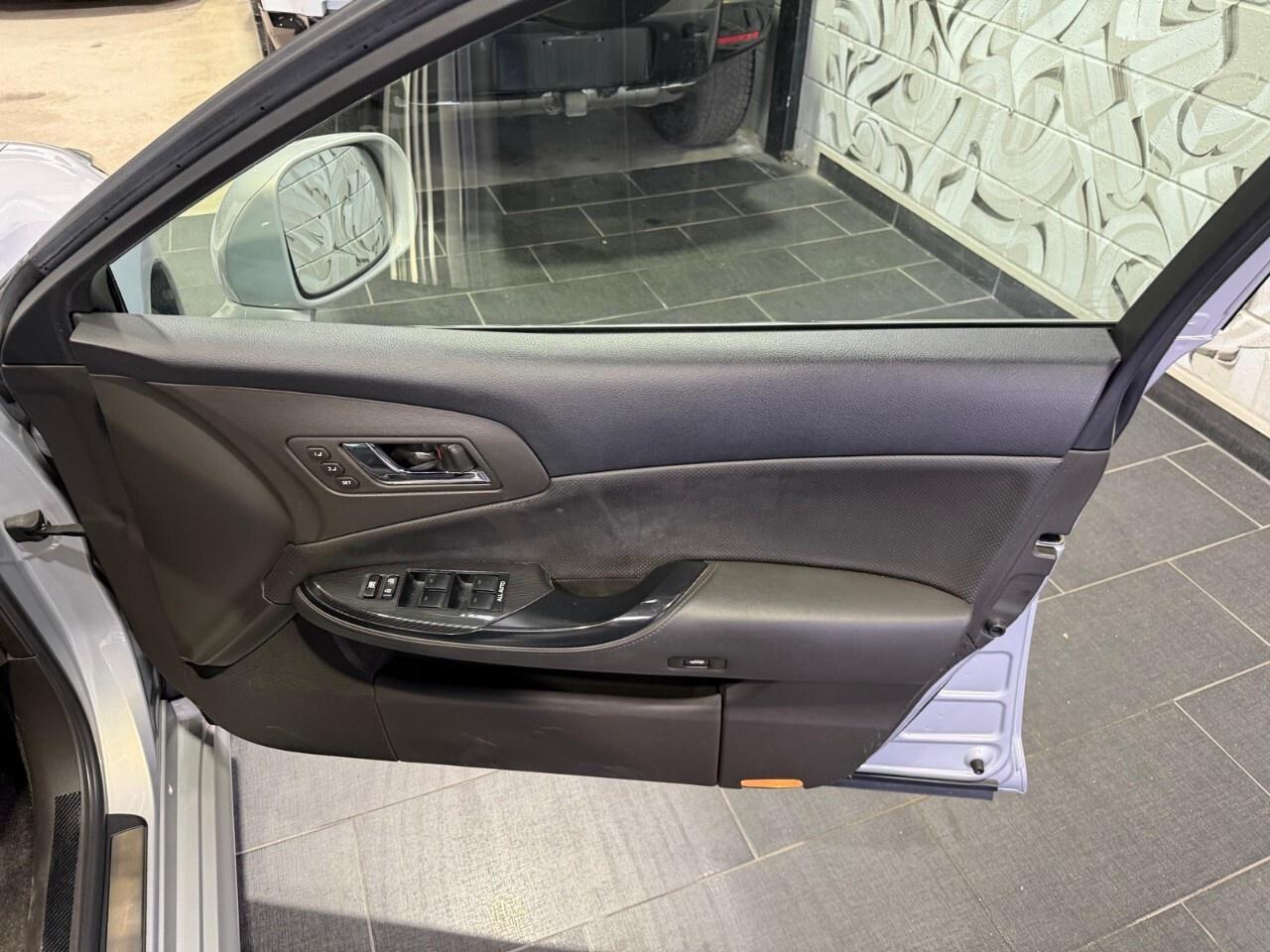 2010 Toyota Crown Limited 2008 Toyota Crown, V6 hybrid ? Photo