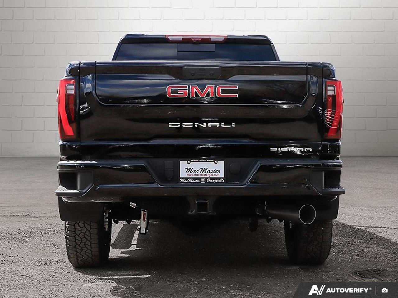2026 GMC SIERRA 2500HD Crew Cab Standard Box 4-Wheel Drive Denali Photo3
